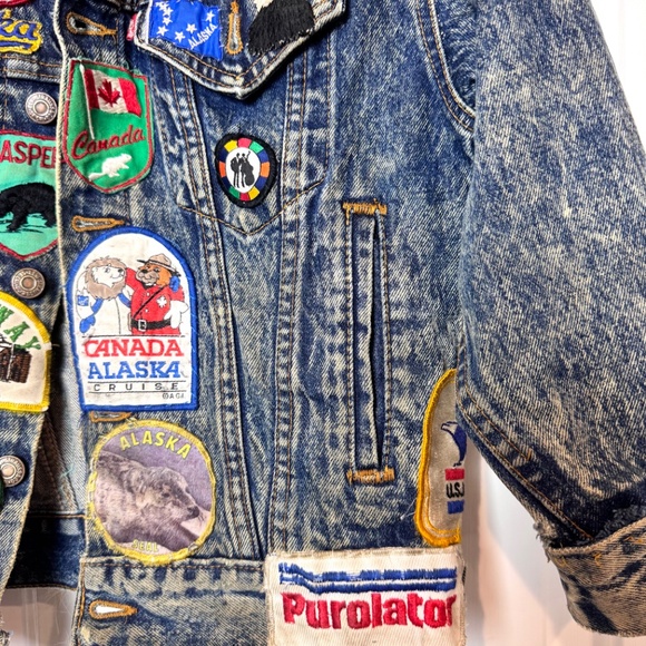 Vintage Boys Jean Denim Jacket with Patches, Levi's. Size Small - Picture 9 of 14